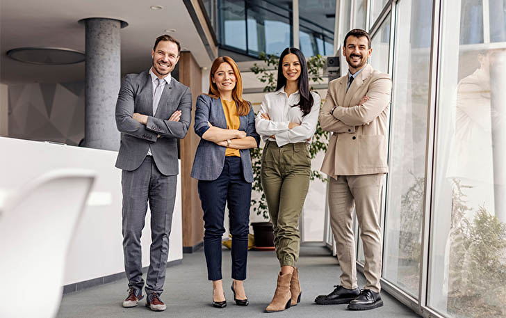 28 yıllık sektör tecrübesi